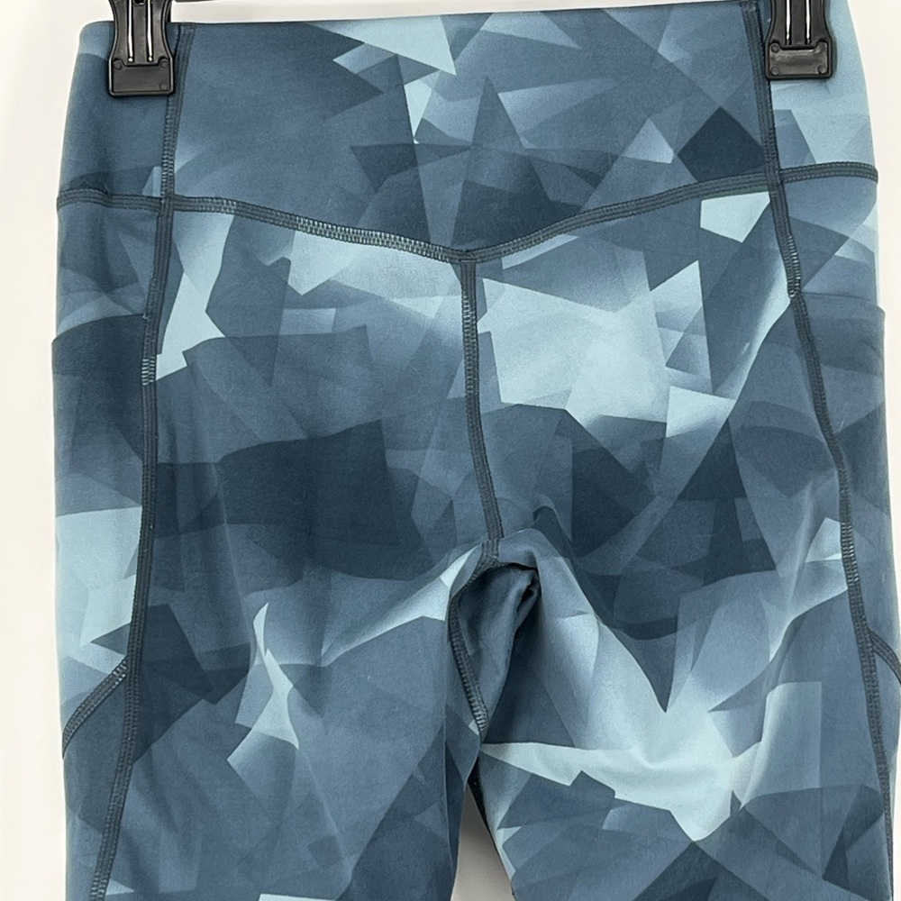 UNIQLO NWOT‎ LEGGINGS GREY GEOMETRIC PATTERN UV PROTECTION DRY COOL TO TOUCH - Picture 3 of 9